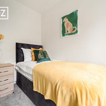 Spacious 4 Bedroom 3 Bath House For Families & Contractors With Free Parking, Fast Wi-Fi & Netflix By Firoz Property Management Leeds  Eksteriør billede