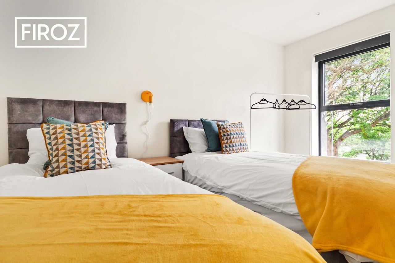 Spacious 4 Bedroom 3 Bath House For Families & Contractors With Free Parking, Fast Wi-Fi & Netflix By Firoz Property Management Leeds  Eksteriør billede