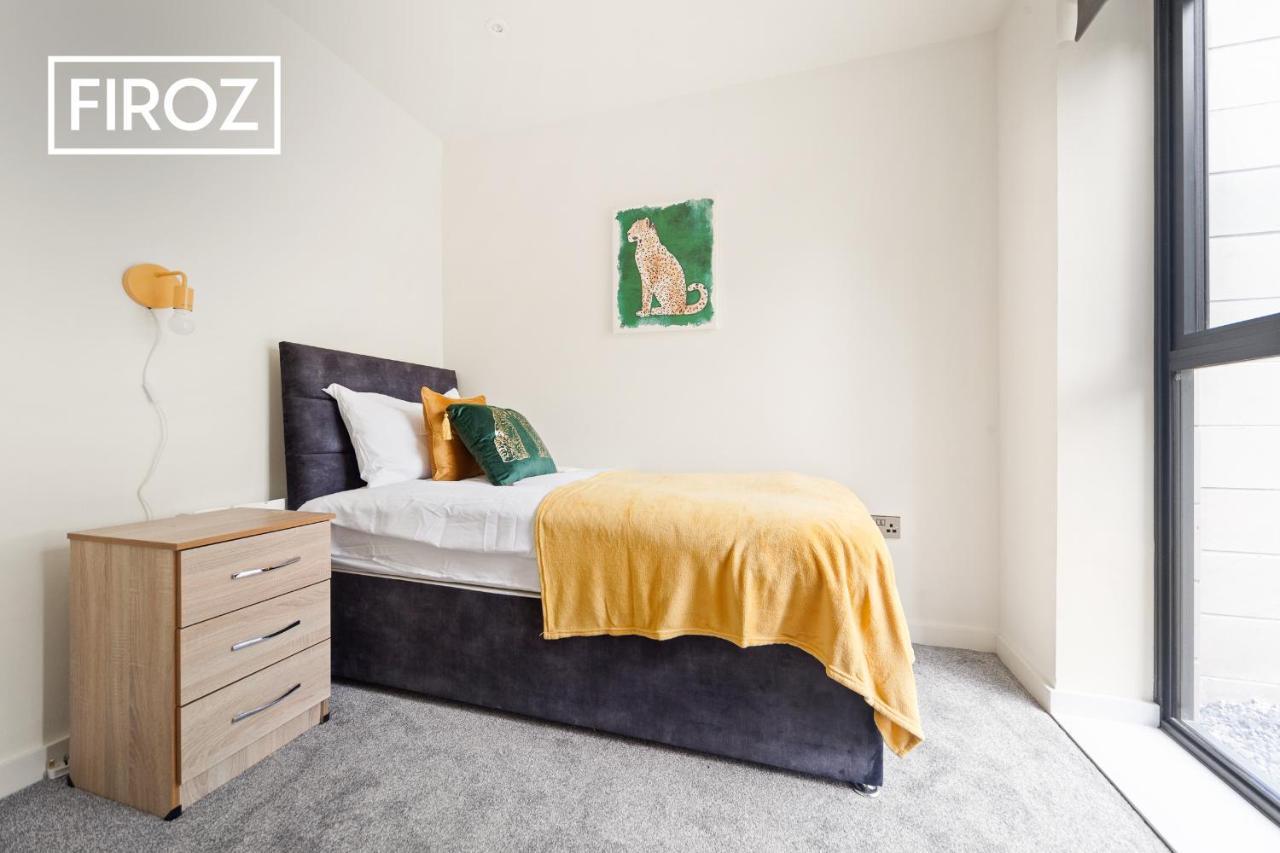 Spacious 4 Bedroom 3 Bath House For Families & Contractors With Free Parking, Fast Wi-Fi & Netflix By Firoz Property Management Leeds  Eksteriør billede