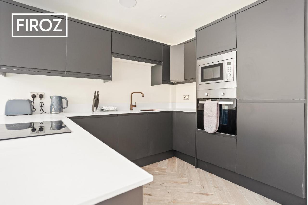 Spacious 4 Bedroom 3 Bath House For Families & Contractors With Free Parking, Fast Wi-Fi & Netflix By Firoz Property Management Leeds  Eksteriør billede