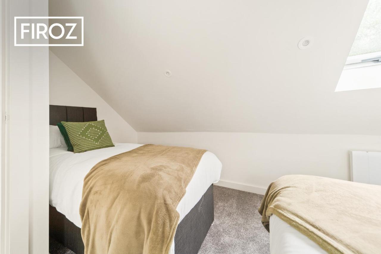 Spacious 4 Bedroom 3 Bath House For Families & Contractors With Free Parking, Fast Wi-Fi & Netflix By Firoz Property Management Leeds  Eksteriør billede